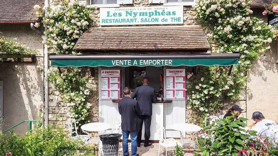 Giverny: Monet's House and Gardens Guided Tour - Why Monet’s garden is worth seeing with a guide
