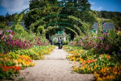 Giverny: Monet’s House and Gardens Guided Tour