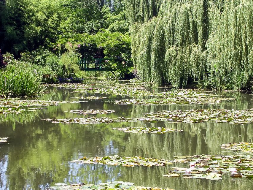 Giverny: Monet's House and Gardens Guided Tour - Clos Normand and the flower-filled paths