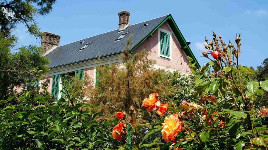 Giverny : Monet's house & Gardens Private tour from Paris - Who should book this private Giverny outing?