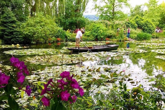 Giverny Private Tour: Monet's House & Garden - Entering Monet’s house and gardens