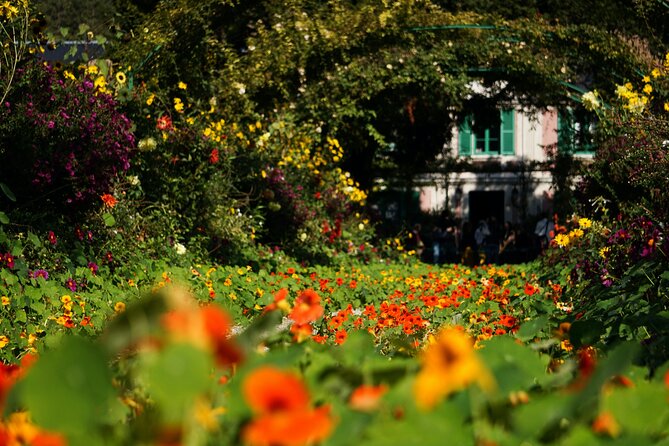 Giverny Private Tour: Monet's House & Garden - What the private guide adds