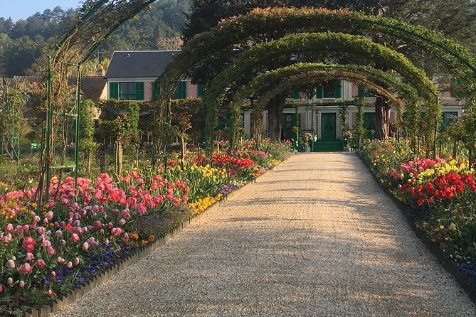 Giverny Private Trip with Monet's House, Gardens & Impressionism Museum - Entering Monet’s house and the Clos Normand