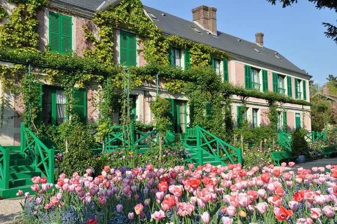 Giverny's House & Gardens plus Versailles Palace Day Trip with Lunch from Paris - Transport, group size, and the value of $387.31