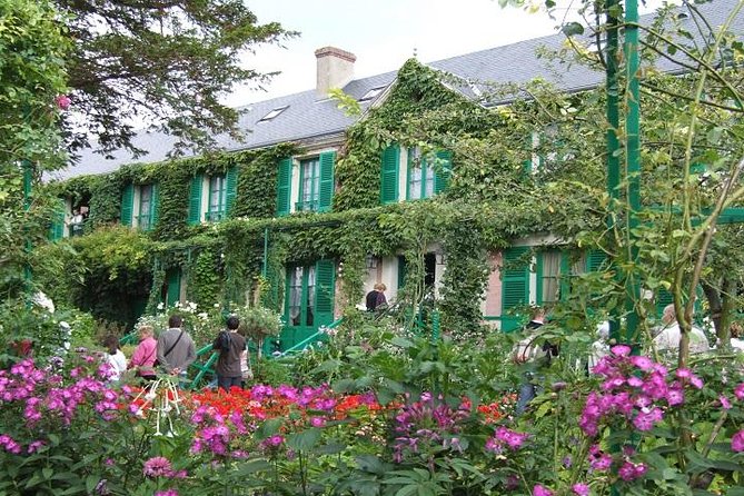 Giverny Small-Group Minivan with Hotel Pickup or Meeting Point - Choosing the right departure time