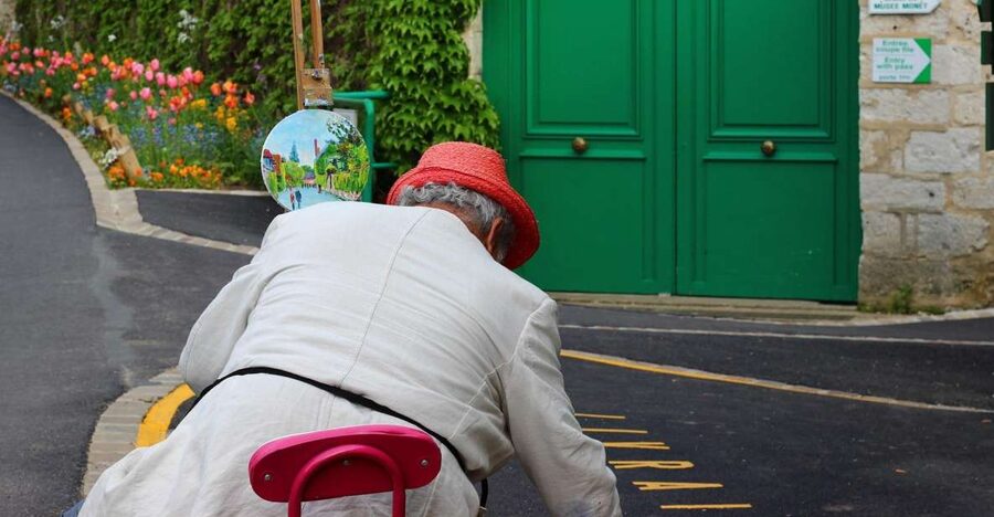 Giverny Village Walking Tour & Skip-the-Line to Monet Garden - Key points to know before booking