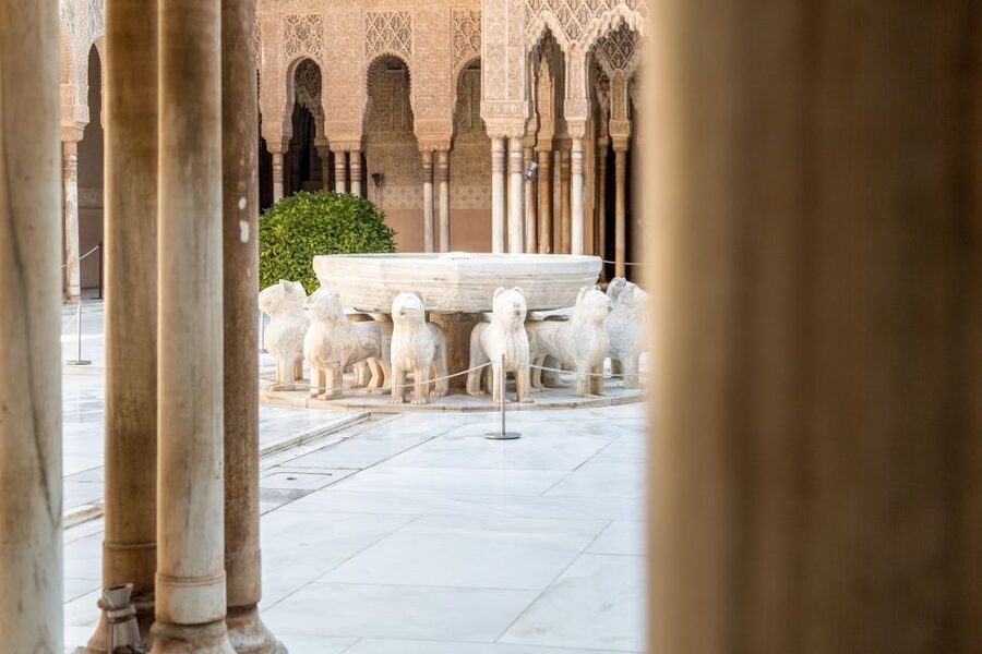 Granada: 3-Hour Alhambra and Generalife Gardens Guided Tour - Generalife Gardens and the final part of the tour