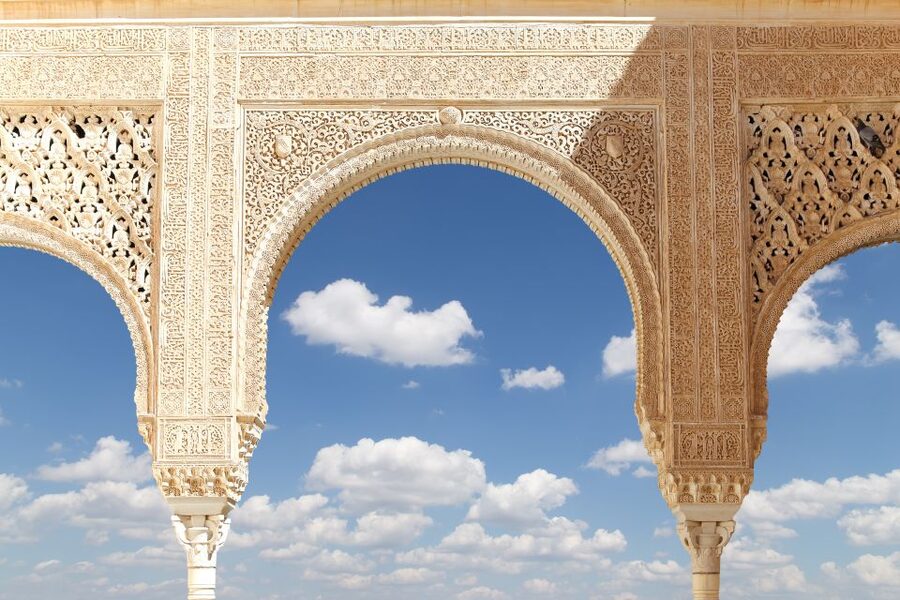 Granada: 3-Hour Alhambra and Generalife Gardens Guided Tour - Three hours, group pace, and guide quality