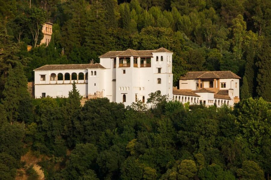Granada Alhambra and Generalife Gardens Experience Tour - What this $41 tour actually covers