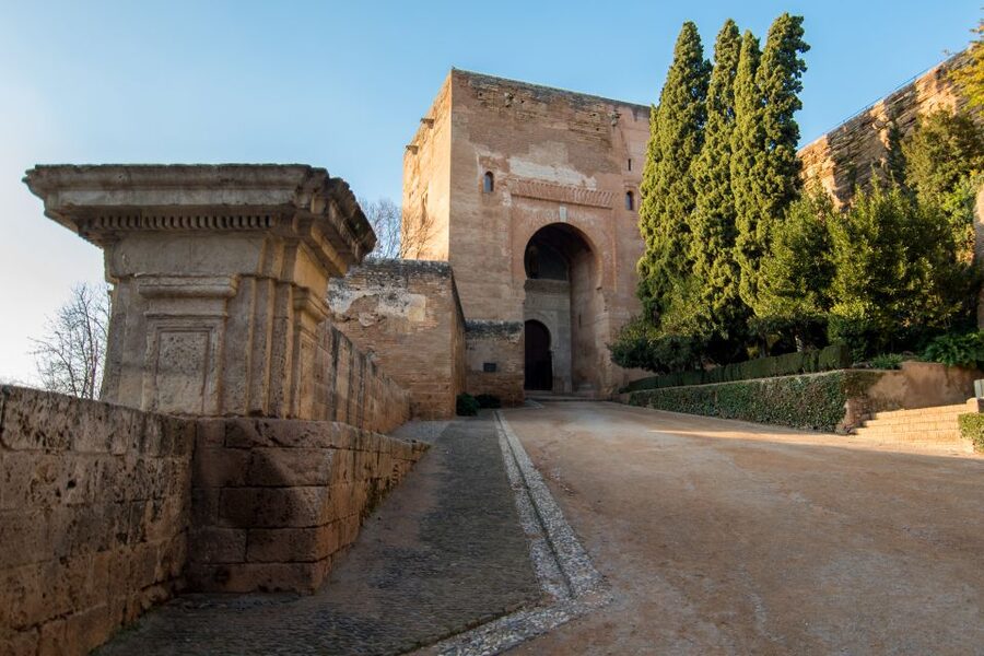 Granada Alhambra and Generalife Gardens Experience Tour - Timing, group size, and the pace of the visit