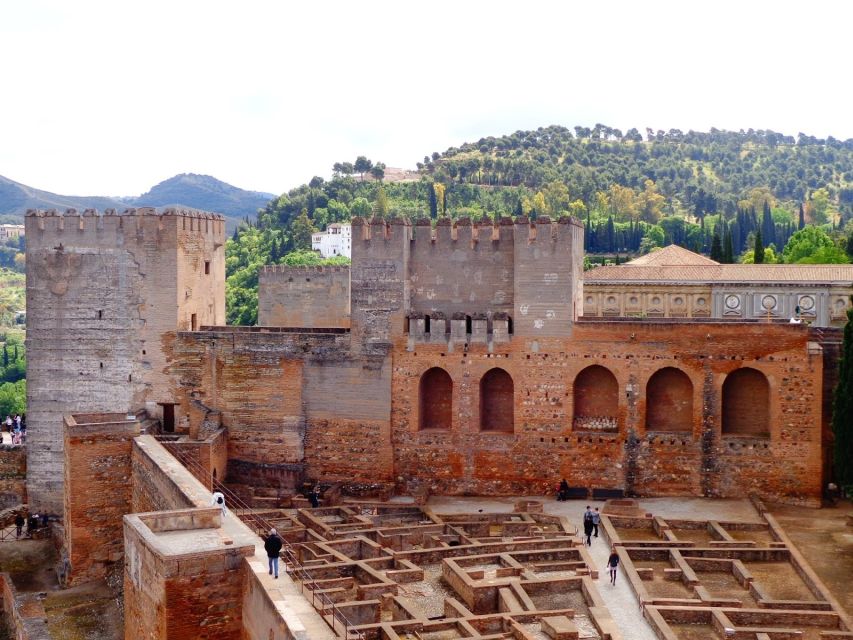 Granada: Alhambra and Generalife Gardens Guided Tour - Charles V Palace and the later Christian additions