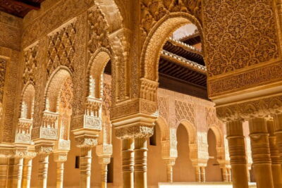 Alhambra & Gardens Tour w/Nasrid Palaces Option