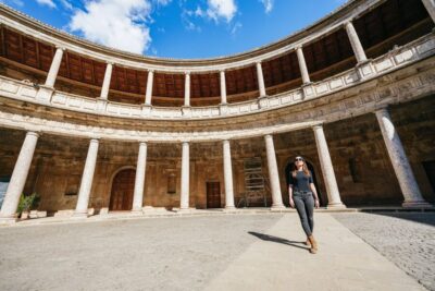 Alhambra Guided Tour with Nasrid Palaces & Gardens