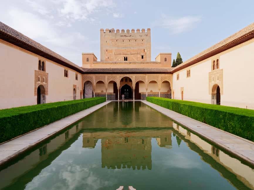 Granada: Alhambra, Nasrid Palaces & Gardens guided Tour - Who will like this tour most