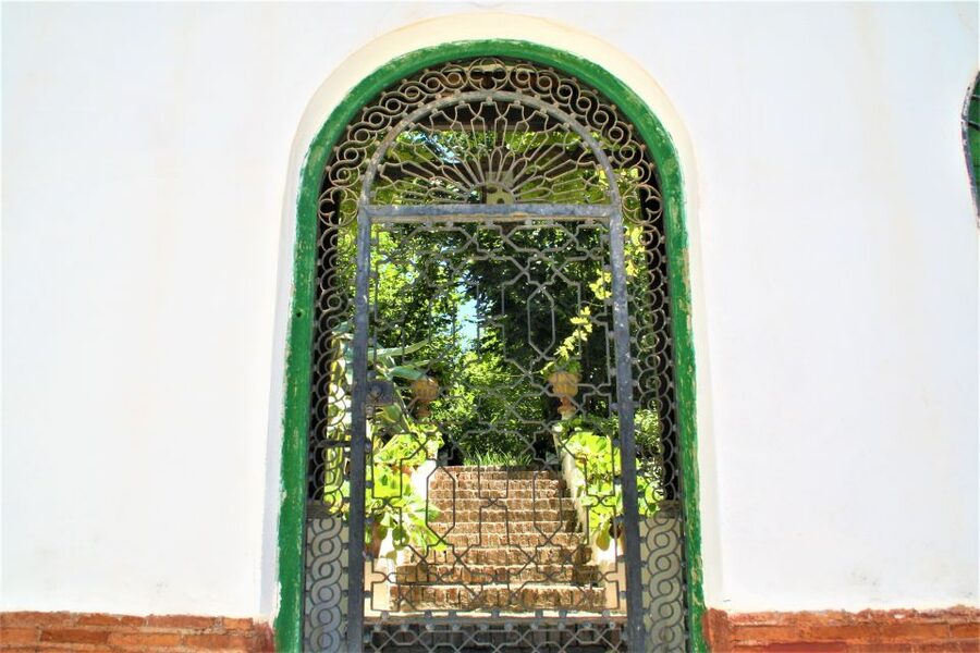 Granada: Gardens of Carmenes Guided Tour - The details that make this tour worth considering