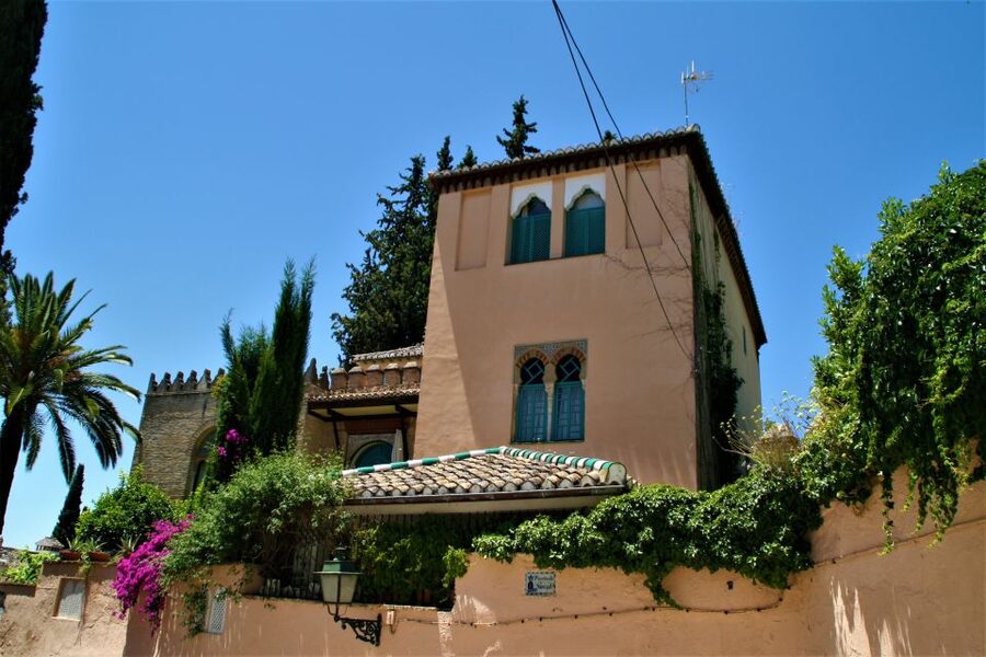 Granada: Gardens of Carmenes Guided Tour - Carmen de la Victoria and the language of water