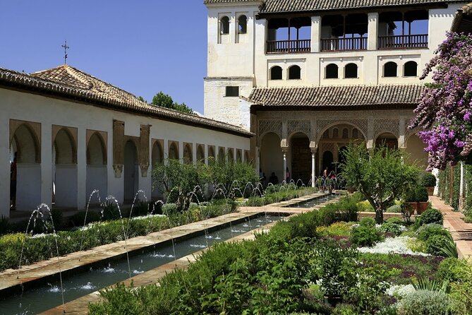 Granada Tour with Alhambra and Generalife Gardens from Seville - The timed-entry problem