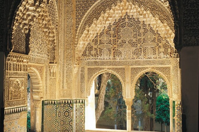 Granada Tour with Alhambra and Generalife Gardens from Seville - Walking, heat, and what to pack