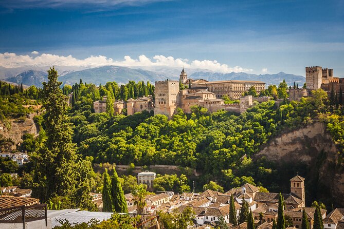 Granada, Visit Alhambra with Nasrid palaces, gardens and Alcazaba - Key points to know before you book