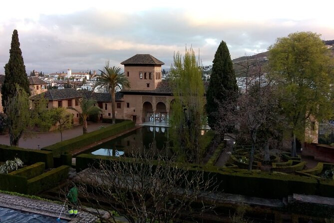 Granada, Visit Alhambra with Nasrid palaces, gardens and Alcazaba - The Nasrid Palaces are the main event