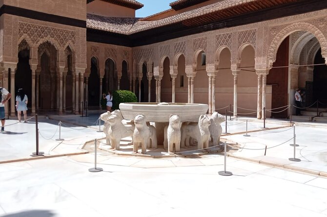 Granada, Visit Alhambra with Nasrid palaces, gardens and Alcazaba - Starting at the Puerta del Vino and Puerta de la Justicia