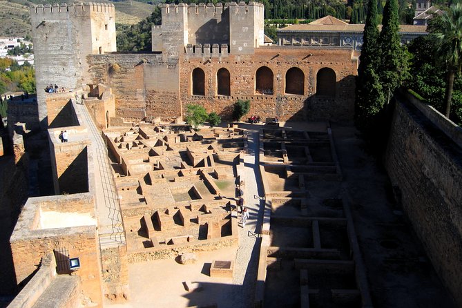 Guided tour of the Alhambra: Generalife and its gardens - What this Alhambra visit actually covers