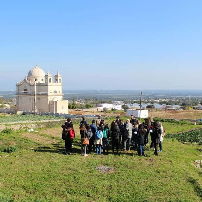 Guided visit to the Medieval Gardens of Ostuni - Finding the green gate on Via Salvatore Tommasi