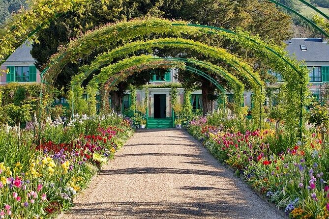 Half Day Giverny Monet's Gardens Tour - Walking the Clos Normand Flower Garden
