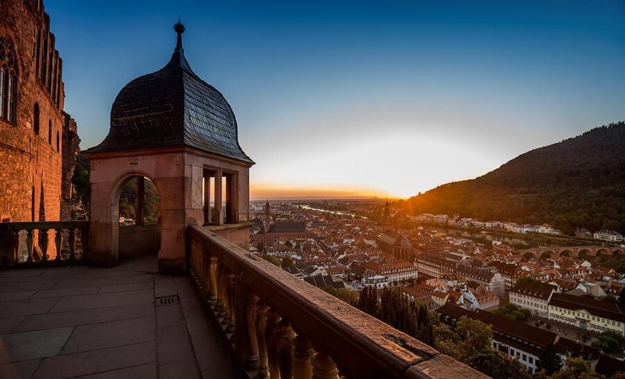 Heidelberg: Heidelberg Castle Garden & Outside Private Tour - Starting at Neckarmünzplatz in Heidelberg