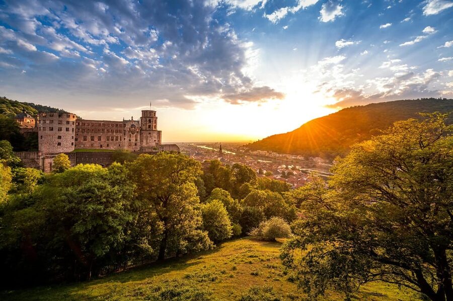 Heidelberg: Heidelberg Castle Garden & Outside Private Tour - What you actually get in 90 minutes