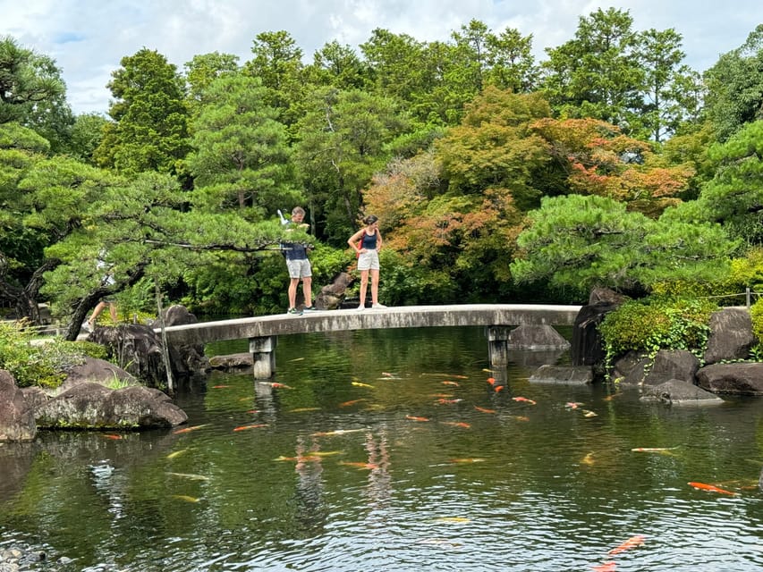 Himeji: Himeji Castle & Kokoen Garden 3.5-Hour Guided Tour - Why Himeji Castle is worth the climb