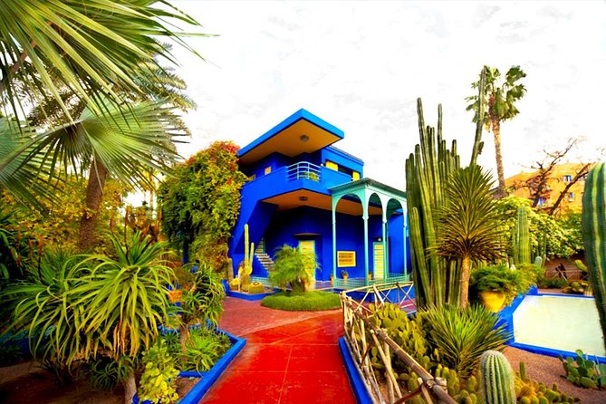 Horse and Carriage Ride with Majorelle Garden - Majorelle Garden and its modern blue design