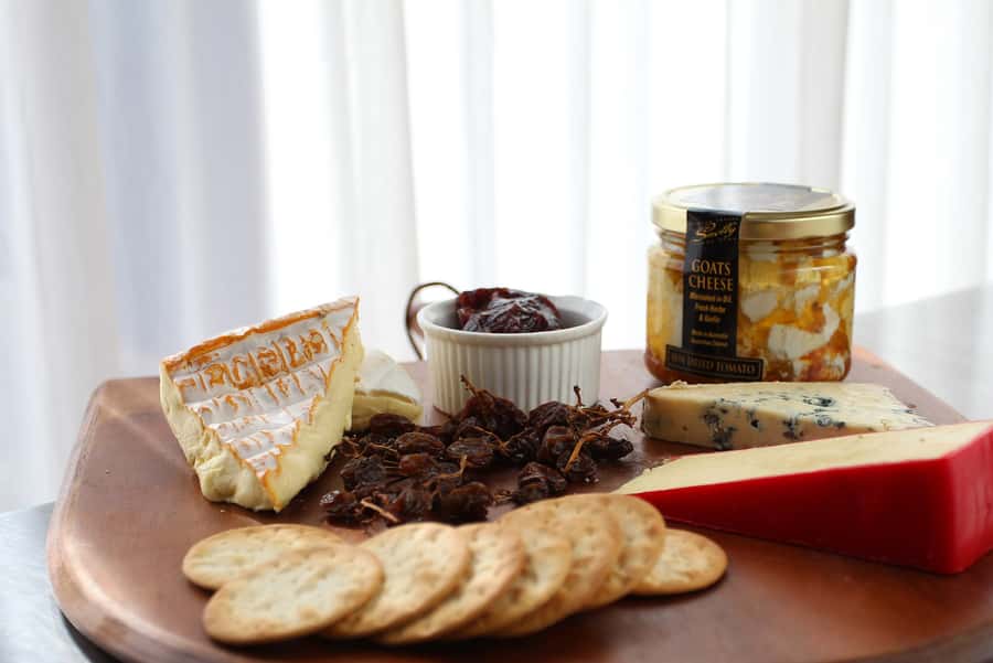Hunter Valley: Wine Tour with 3 Tastings and Garden Lunch - Cheese, chocolate, and local produce