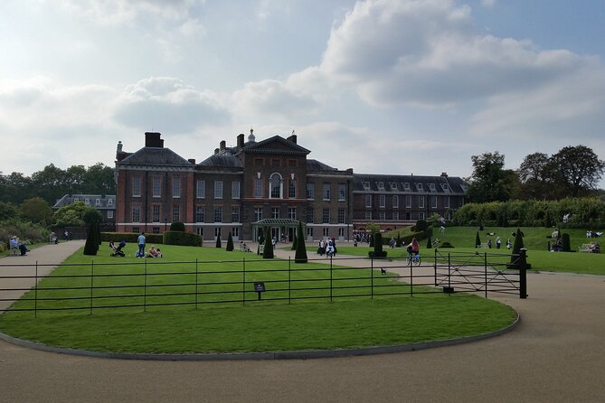 Hyde Park and Kensington Gardens: A Self-Guided Audio Tour - Hyde Park and the freedom to set your pace