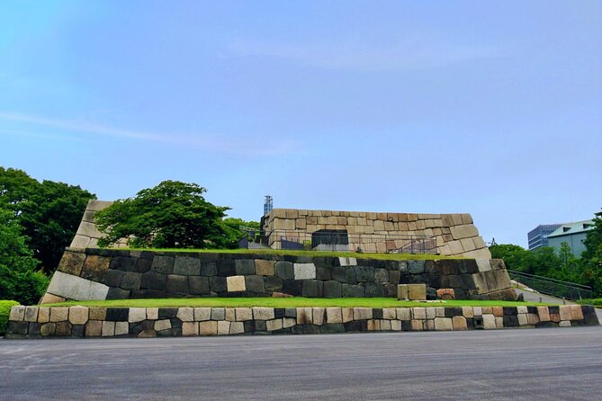 Imperial Palace East Garden and Edo Castle Walking Tour in Tokyo - The stories make the ruins worthwhile