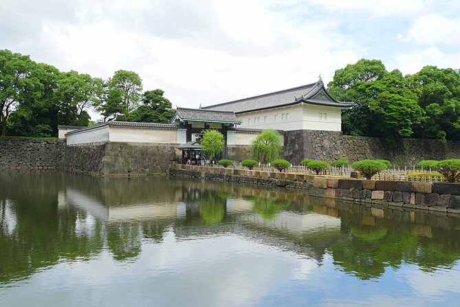 Imperial Palace East Garden and Edo Castle Walking Tour in Tokyo - Who will enjoy this walk most?