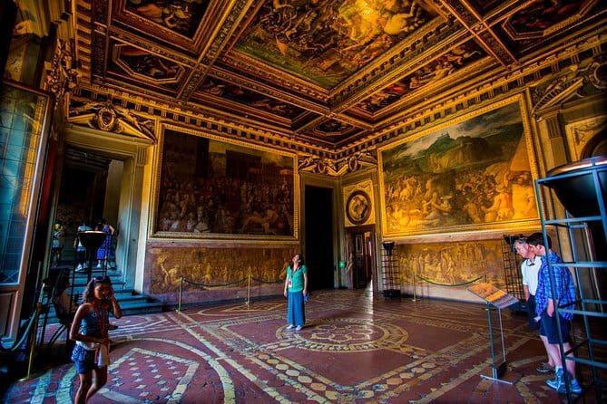 Inferno by Dan Brown Novel 4 hours with Boboli Gardens - Beginning at Palazzo Pitti and Piazza della Signoria