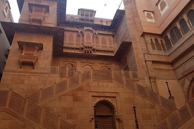 Jaipur Half-Day Tour with Flower Market by Tuk-Tuk or Car - Panna Meena Stepwell: Jaipur’s geometric surprise