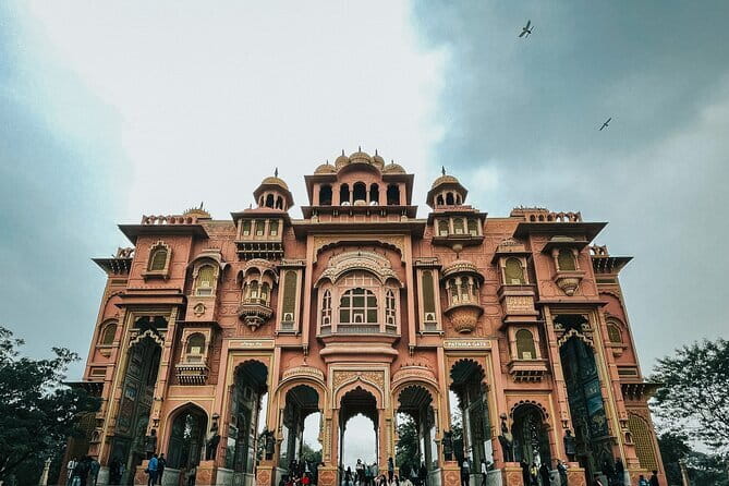 Jaipur Nahargarh Fort Sunrise or Sunset Tour with Flower Market - The flower market in Jaipur’s Pink City