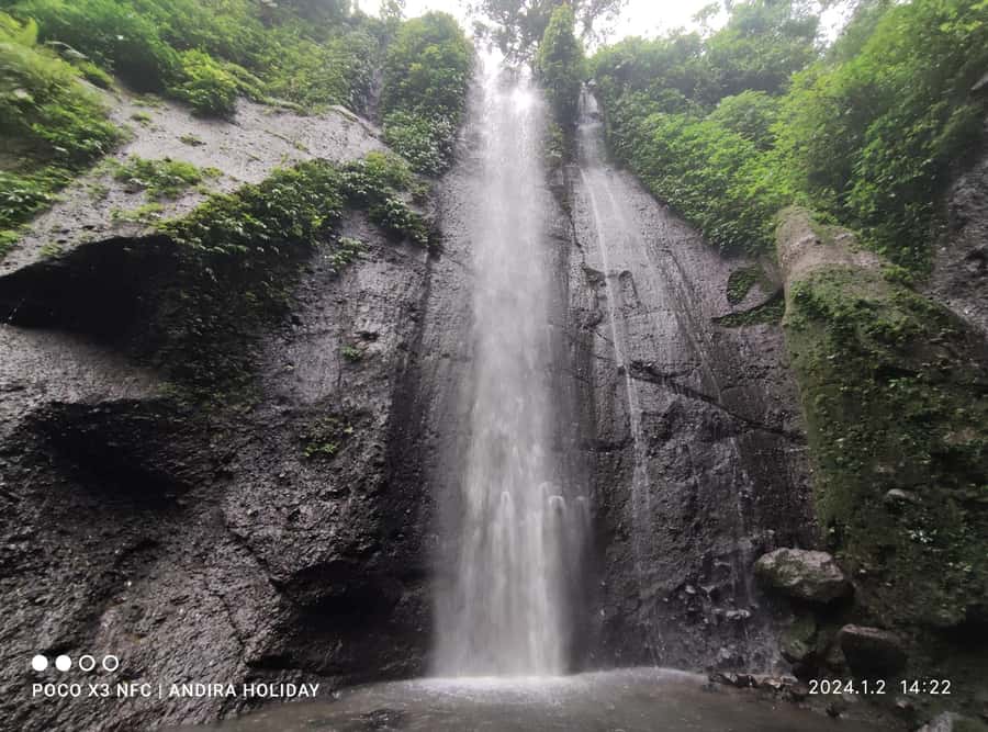 Jakarta : Botanical Garden, Waterfalls, and Rice Fields Tour - A short walk to Curug Nangka