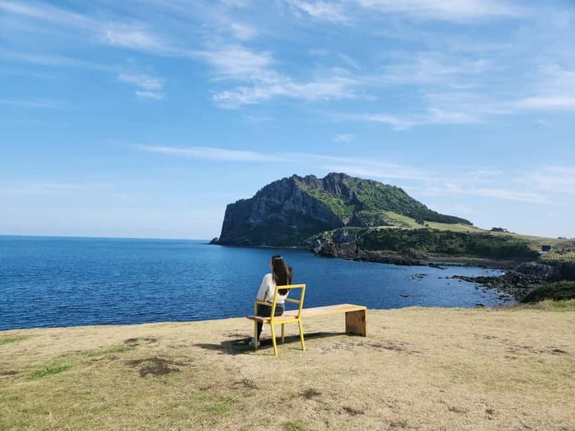 Jeju East: Cherry Blossom Early Bird Tour with Hotel Pickup - Why this spring tour works well in Jeju