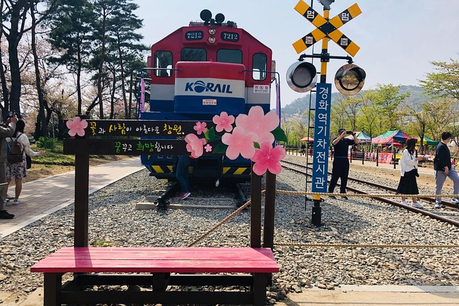 Jinhae Cherry Blossom + Busan Sunrise from Seoul - Reaching Jinhae and the Gunhangje Festival