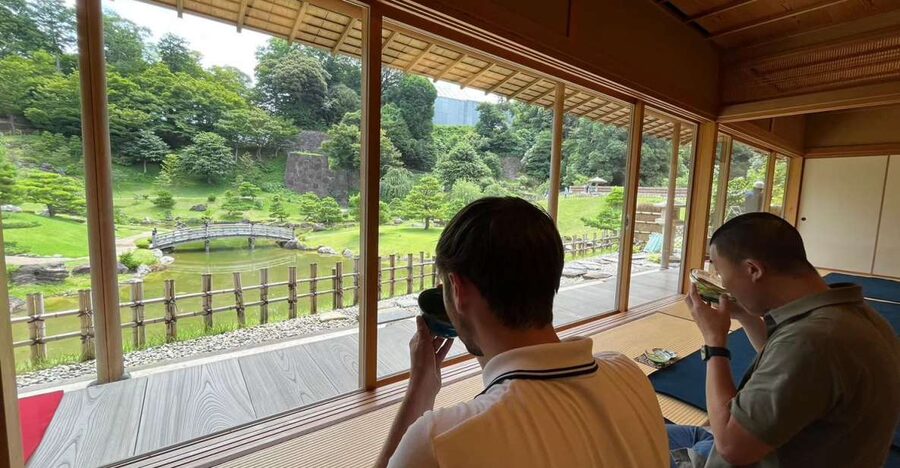 Kanazawa: Samurai, Matcha, Gardens and Geisha Full-Day Tour - Starting beneath Kanazawa Station’s giant sumo wrestlers