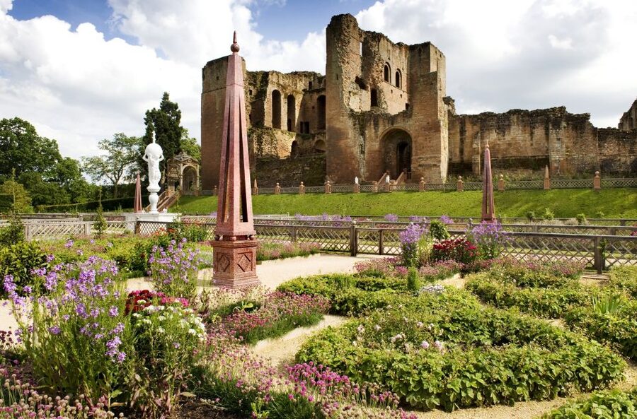 Kenilworth Castle and Elizabethan Garden Entry Ticket - Make time for the ruins and surrounding views
