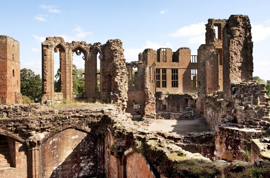 Kenilworth Castle and Elizabethan Garden Entry Ticket - Stop at the Stables Tearoom