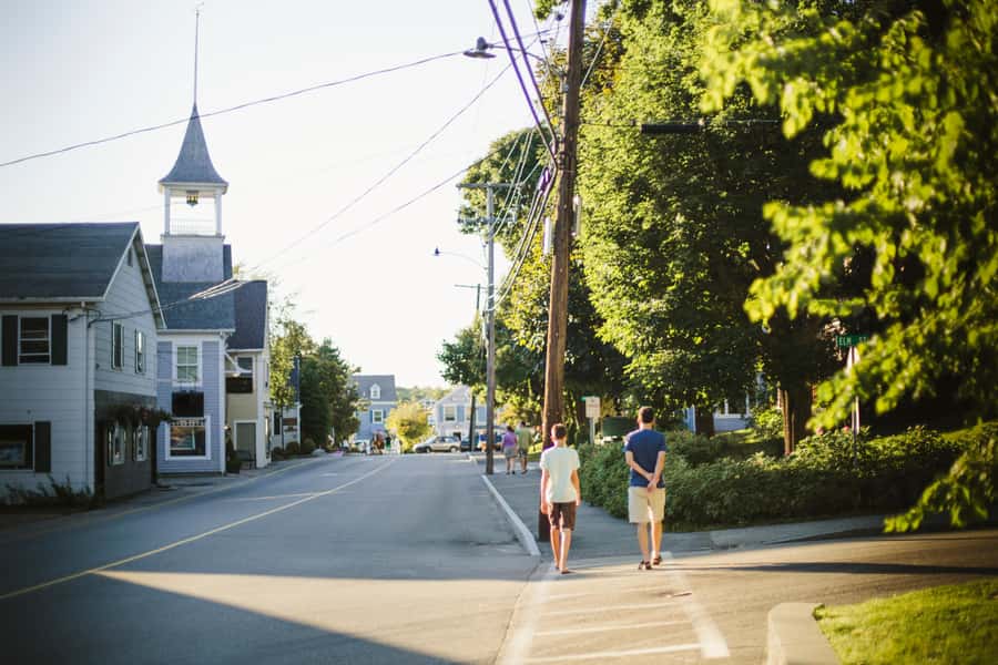 Kennebunkport: A Garden Stroll - Beginning near Gibran’s in old Kennebunkport