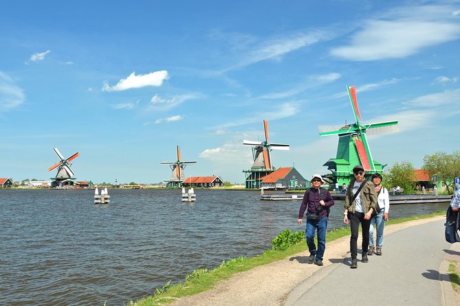 Keukenhof, Flower Fields, Volendam and Zaanse Schans Small-Group Tour - Volendam for harbor views, lunch, and souvenirs
