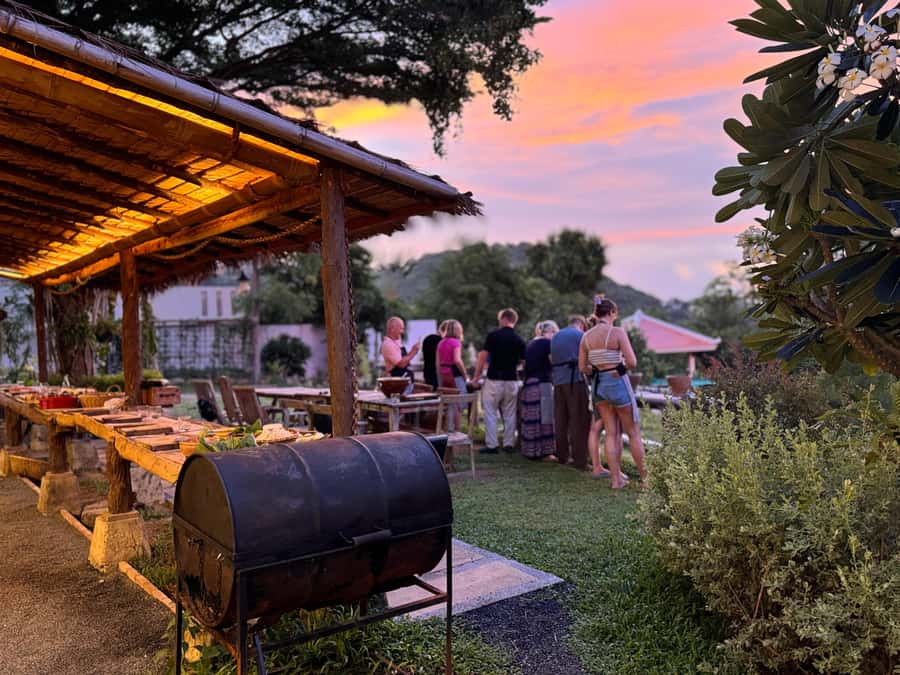 Koh Samui: Evening Thai Cooking Class with Organic Garden - Building a three-dish Thai menu