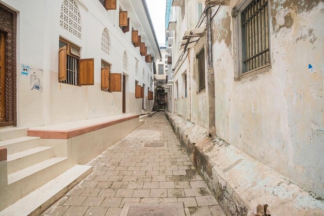 Kuza Cave, Blue Lagoon, Starfish Adventure, The Rock, Stone Town, Secret Garden - Key points at a glance