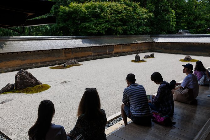 Kyoto Hidden Treasures: Special Temple & Garden Access Tour - Ninna-ji and late-blooming Omuro-zakura